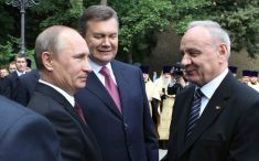 Nicolae Timofti l-a felicitat pe Vladimir Putin cu ziua de naştere