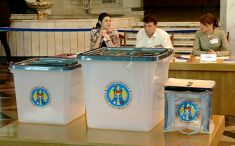 CEC a prezentat modelul secţiilor de votare cu echipament nou